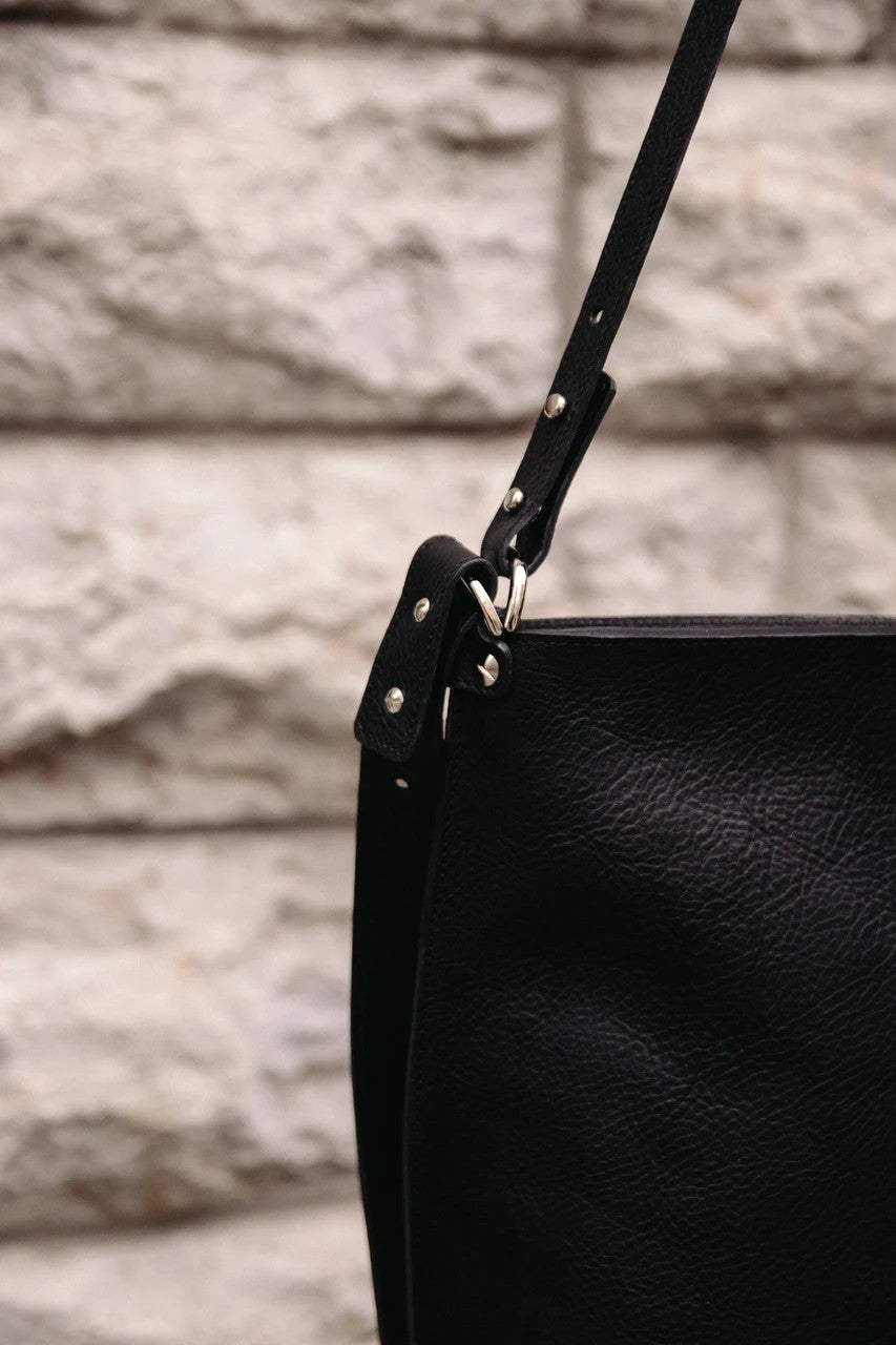 Handbag Escape Artist